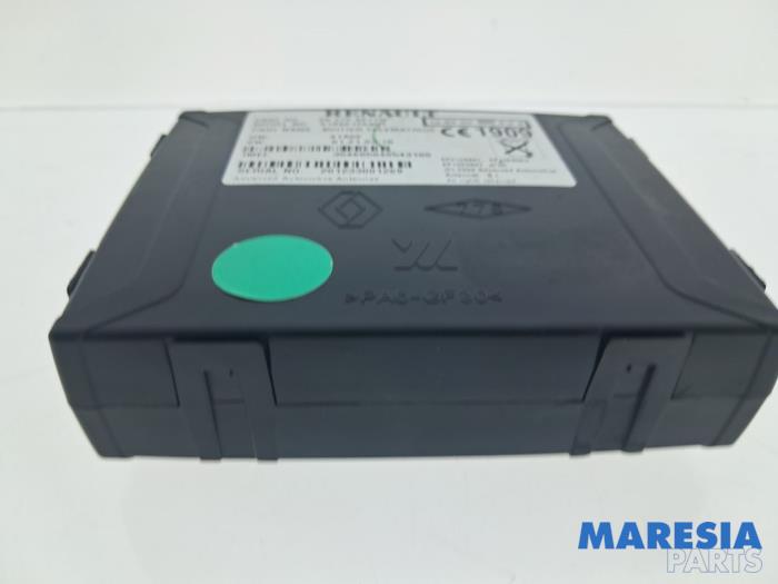 Begagnade Telefonmodul Renault Clio IV (5R) 0.9 Energy TCE 90 12V Pris € 75,00 Marginaltabell erbjuds av Maresia Parts