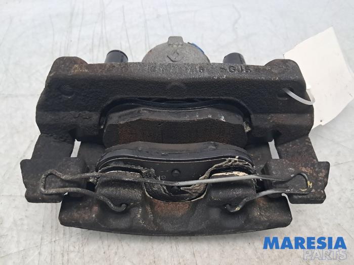 Gebrauchte Bremszange rechts vorne Dacia Lodgy (JS/SD0J) 1.3 TCE 130 16V Preis € 30,25 Mit Mehrwertsteuer angeboten von Maresia Parts