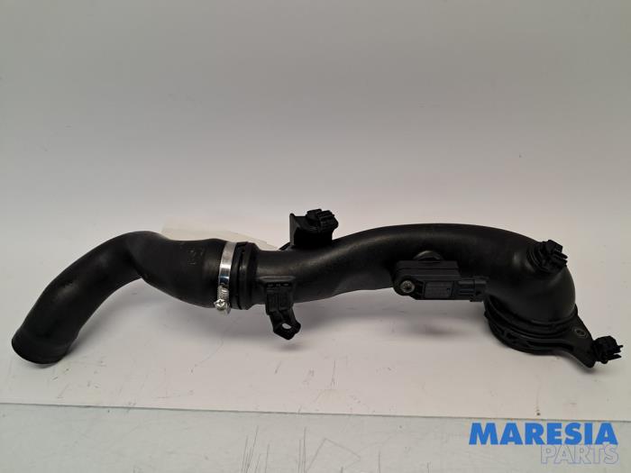Gebrauchte Intercooler Rohr Fiat 500C (312) 0.9 TwinAir 85 Preis € 40,00 Margenregelung angeboten von Maresia Parts
