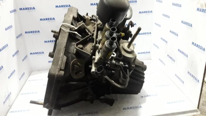 Boite de vitesses d'un Fiat Stilo (192A/B) 2.4 20V Abarth 3-Drs. 2002