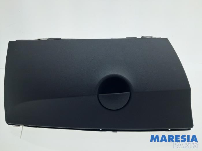 Begagnade Handskfack Fiat 500C (312) 0.9 TwinAir 85 Pris € 40,00 Marginaltabell erbjuds av Maresia Parts