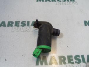 Used Windscreen washer pump Peugeot 206 SW (2E/K) 1.4 Price € 10,00 Margin scheme offered by Maresia Parts
