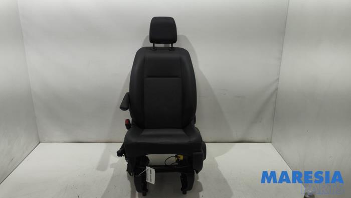 Używane Fotel lewy Citroen Jumpy 2.0 Blue HDI 120 Cena € 241,99 Z VAT oferowane przez Maresia Parts