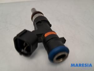 Insprutare (bensin) från en Renault Captur I (2R) 0.9 Energy TCE 12V 2013