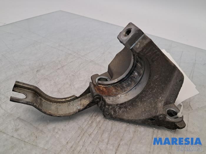 Usagé Support (divers) Renault Captur I (2R) 0.9 Energy TCE 12V Prix € 19,95 Règlement à la marge proposé par Maresia Parts