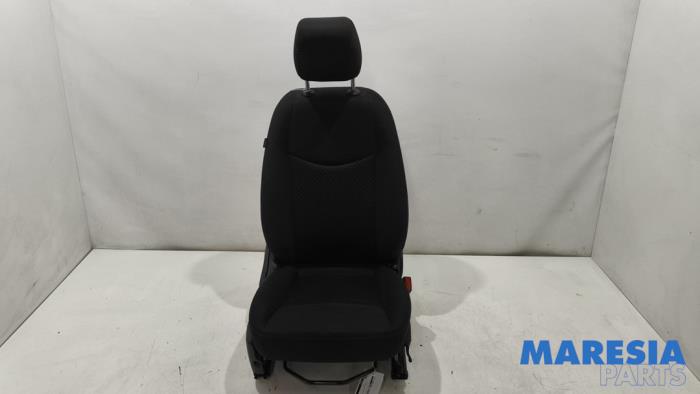 Używane Fotel prawy Opel Karl 1.0 12V Cena € 99,00 Procedura marży oferowane przez Maresia Parts