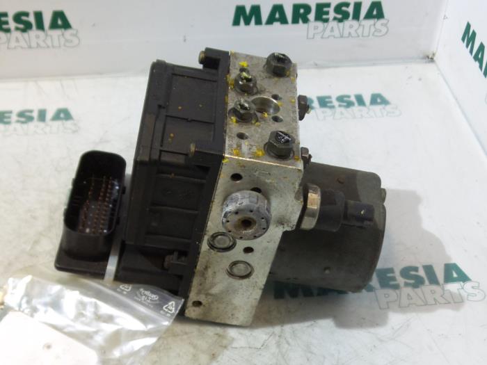 Used ABS pump Fiat Stilo (192A/B) 2.4 20V Abarth 3-Drs. Price € 75,00 Margin scheme offered by Maresia Parts