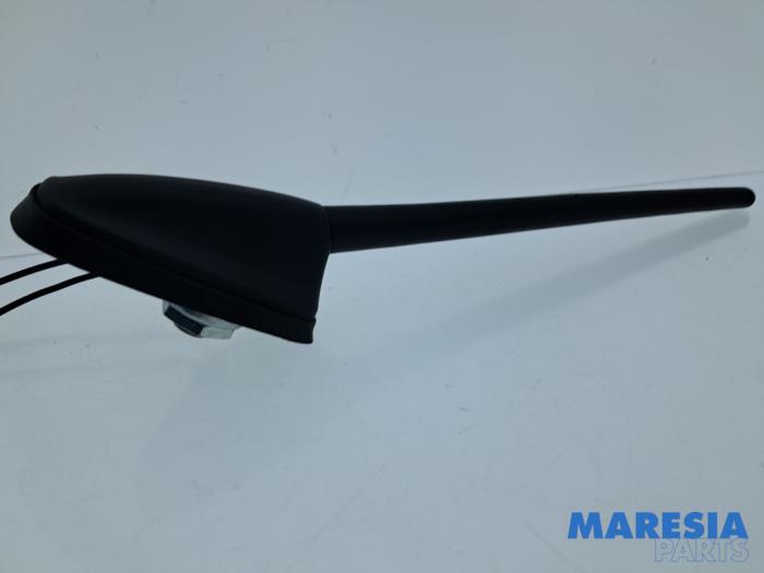Używane Antena Citroen Jumpy 2.0 Blue HDI 120 Cena € 30,24 Z VAT oferowane przez Maresia Parts