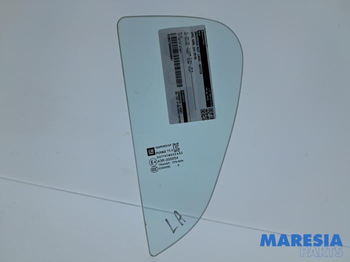 Usados Ventanilla triangular izquierda detrás Opel Karl 1.0 12V Precio € 29,99 Norma de margen ofrecido por Maresia Parts
