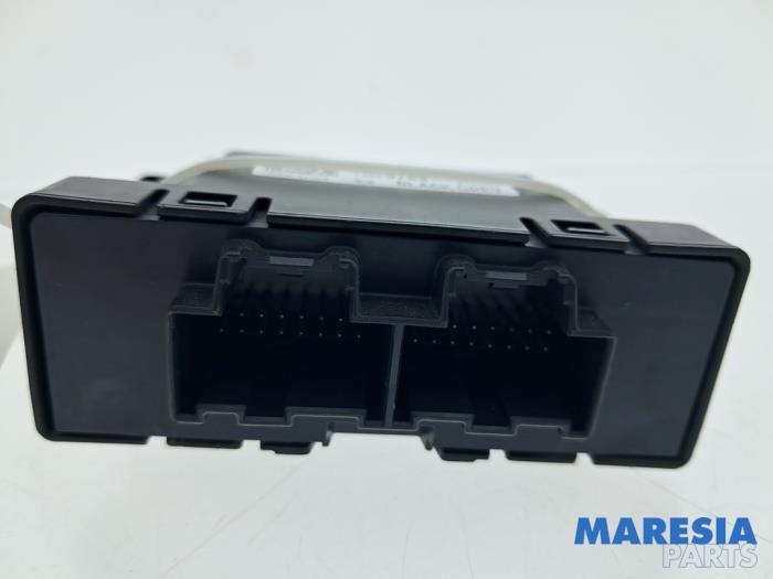 Używane Modul gateway Opel Karl 1.0 12V Cena € 15,00 Procedura marży oferowane przez Maresia Parts