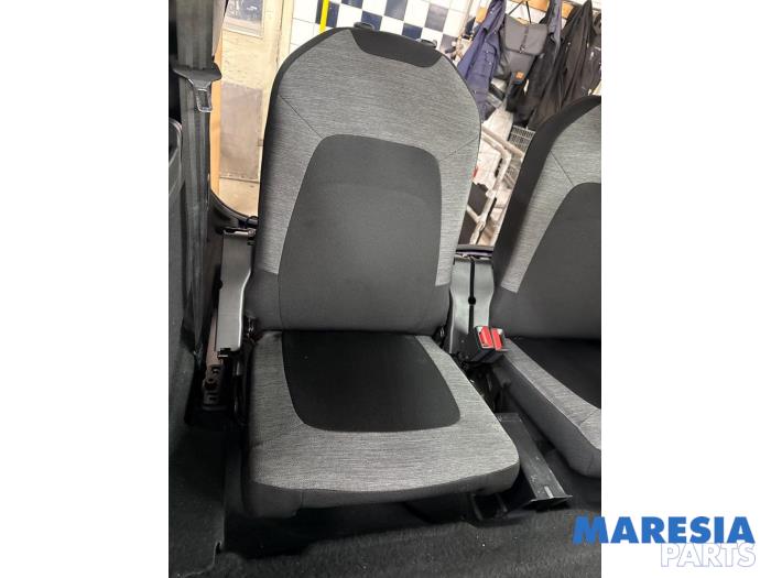 Begagnade Baksäte Citroen C4 Grand Picasso (3A) 1.2 12V PureTech 130 Pris € 225,00 Marginaltabell erbjuds av Maresia Parts