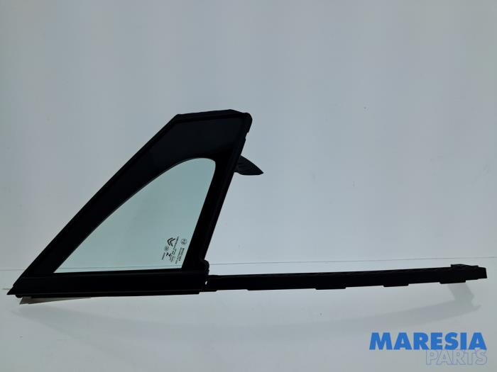Usados Ventanilla triangular derecha delante Citroen C3 (SX/SW) 1.2 12V e-THP PureTech 110 Precio € 50,00 Norma de margen ofrecido por Maresia Parts
