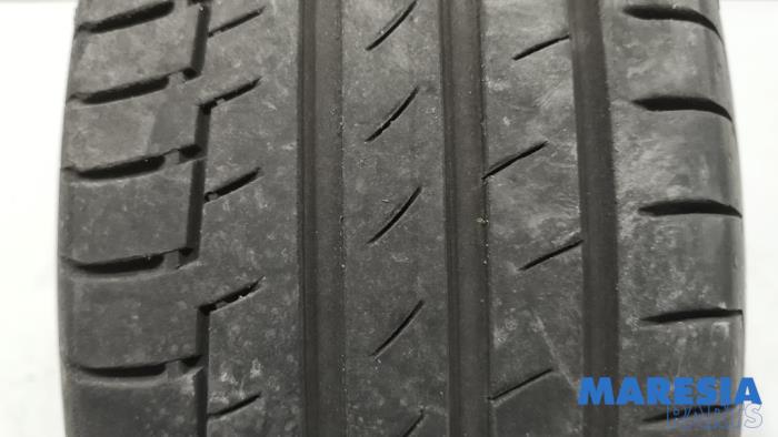 Używane Opona Opel Mokka 1.2 Turbo 12V Cena € 24,20 Z VAT oferowane przez Maresia Parts