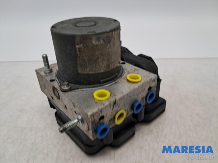 Gebrauchte ABS Pumpe Renault Master III (MA/MB/MC/MD/MH/MF/MG/MH) 2.3 dCi 135 16V FWD Preis € 181,50 Mit Mehrwertsteuer angeboten von Maresia Parts