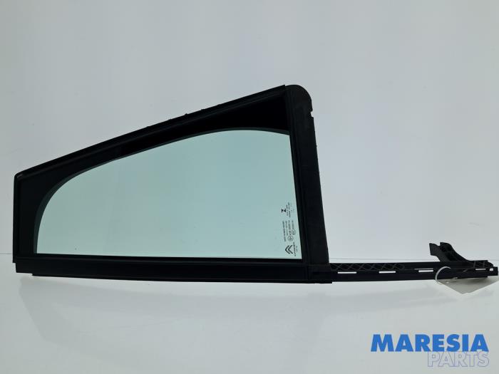 Usados Ventanilla triangular izquierda detrás Citroen C4 Grand Picasso (3A) 1.2 12V PureTech 130 Precio € 35,00 Norma de margen ofrecido por Maresia Parts