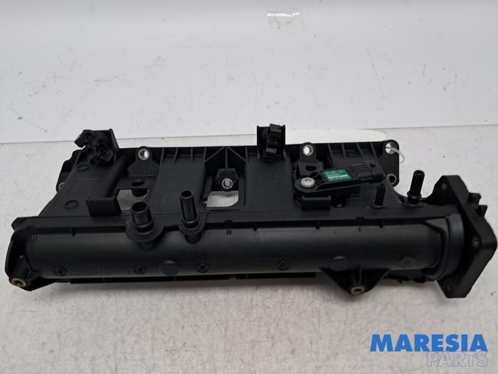 Gebrauchte Ansaugbrugge Renault Captur I (2R) 1.2 TCE 16V EDC Preis € 60,00 Margenregelung angeboten von Maresia Parts