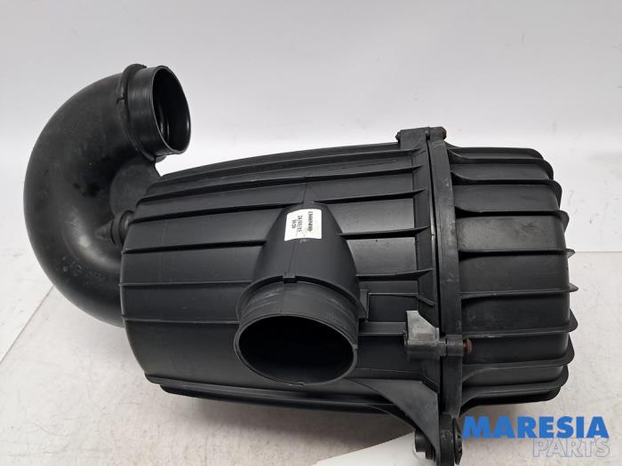 Begagnade Luftfilterhus Peugeot Boxer (U9) 2.2 HDi 110 Euro 5 Pris € 90,75 Inklusive moms erbjuds av Maresia Parts