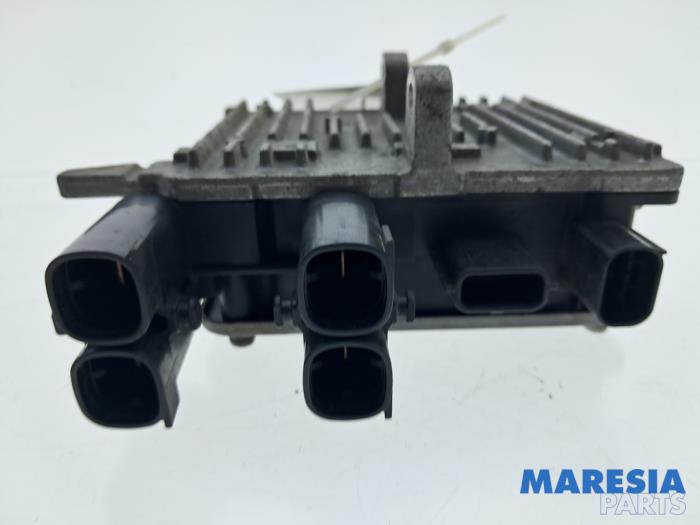 Usagé Ordinateur direction assistée Renault Twingo III (AH) 1.0 SCe 70 12V Prix € 150,00 Règlement à la marge proposé par Maresia Parts