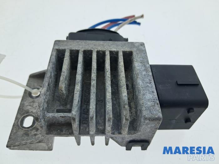 Usagé Ordinateur refroidisseur Renault Trafic (1FL/2FL/3FL/4FL) 2.0 dCi 16V 130 Prix € 60,44 Prix TTC proposé par Maresia Parts
