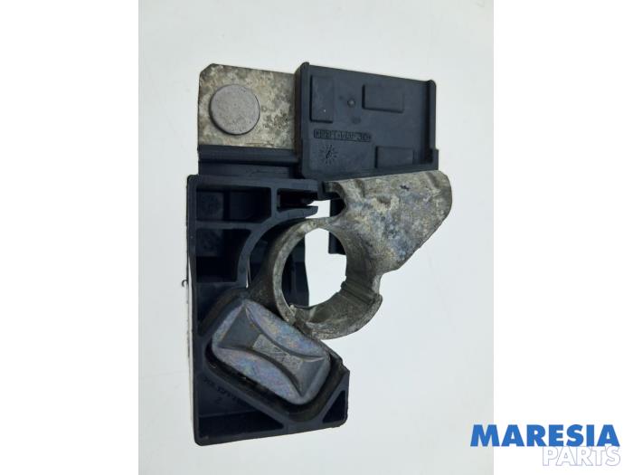 Begagnade Batterisensor Renault Trafic (1FL/2FL/3FL/4FL) 2.0 dCi 16V 130 Pris € 54,45 Inklusive moms erbjuds av Maresia Parts
