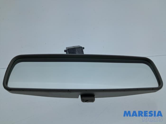 Używane Lusterko wewnetrzne Renault Twingo III (AH) 1.0 SCe 70 12V Cena € 15,00 Procedura marży oferowane przez Maresia Parts