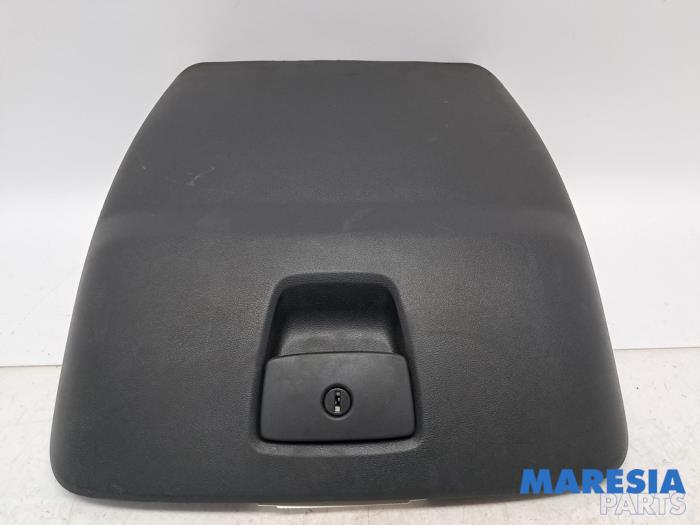 Begagnade Handskfack Peugeot Boxer (U9) 2.2 HDi 110 Euro 5 Pris € 80,47 Inklusive moms erbjuds av Maresia Parts