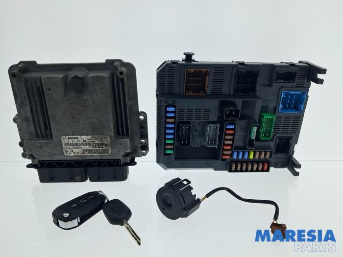 Used Engine management computer Peugeot 308 SW (L4/L9/LC/LJ/LR) 1.6 BlueHDi 120 Price € 375,00 Margin scheme offered by Maresia Parts