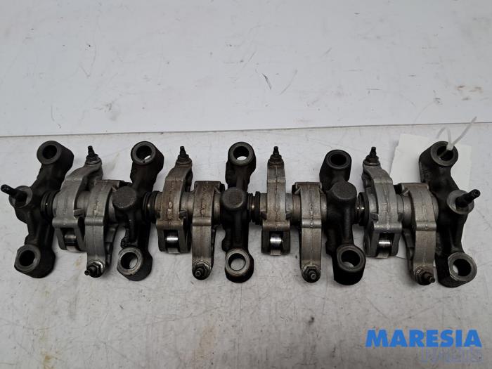 Usagé Axe culbuteur Citroen C3 (FC/FL/FT) 1.4 Prix € 75,00 Règlement à la marge proposé par Maresia Parts