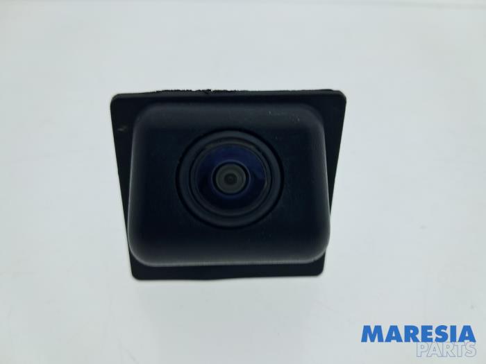Begagnade Backkamera Renault Arkana (RJLL) 1.6 E-Tech 145 16V Pris € 108,89 Inklusive moms erbjuds av Maresia Parts