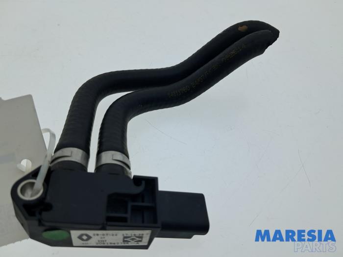 Begagnade Partikelfiltersensor Renault Arkana (RJLL) 1.6 E-Tech 145 16V Pris € 72,60 Inklusive moms erbjuds av Maresia Parts