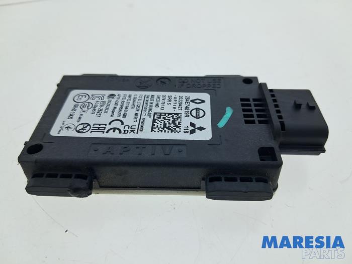 Begagnade Radarsensor Renault Arkana (RJLL) 1.6 E-Tech 145 16V Pris € 121,00 Inklusive moms erbjuds av Maresia Parts