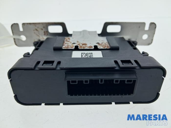 Używane Modul gateway Renault Arkana (RJLL) 1.6 E-Tech 145 16V Cena € 120,99 Z VAT oferowane przez Maresia Parts