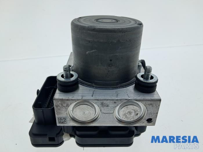 Gebrauchte ABS Pumpe Renault Arkana (RJLL) 1.6 E-Tech 145 16V Preis € 250,00 Mit Mehrwertsteuer angeboten von Maresia Parts
