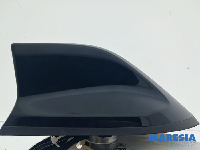 Używane Antena Renault Arkana (RJLL) 1.6 E-Tech 145 16V Cena € 108,89 Z VAT oferowane przez Maresia Parts