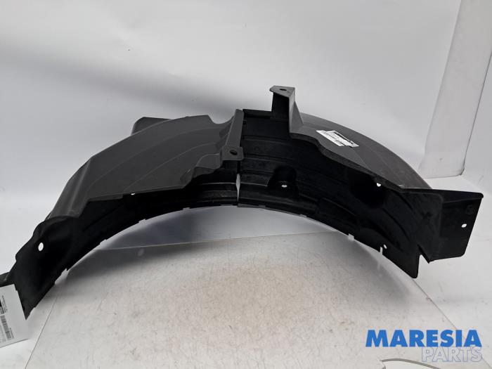 Używane Nadkole Renault Arkana (RJLL) 1.6 E-Tech 145 16V Cena € 48,39 Z VAT oferowane przez Maresia Parts