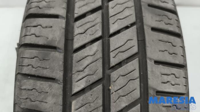 Używane Opona Fiat Ducato (250) 2.3 D 180 Multijet Cena € 48,40 Z VAT oferowane przez Maresia Parts