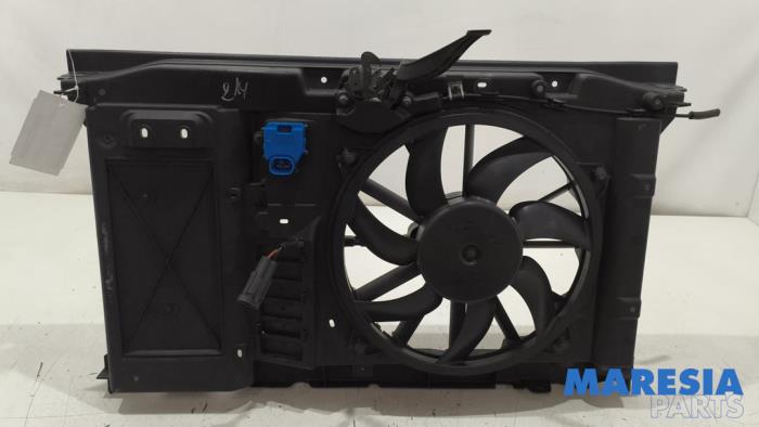 Używane Panel przedni Citroen C4 Berline (NC) 1.6 16V VTi Cena € 69,99 Procedura marży oferowane przez Maresia Parts