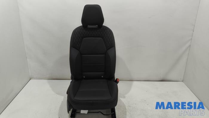 Gebrauchte Sitz rechts Renault Captur II (RJB) 1.3 Mild Hybrid 160 16V Preis € 249,95 Margenregelung angeboten von Maresia Parts