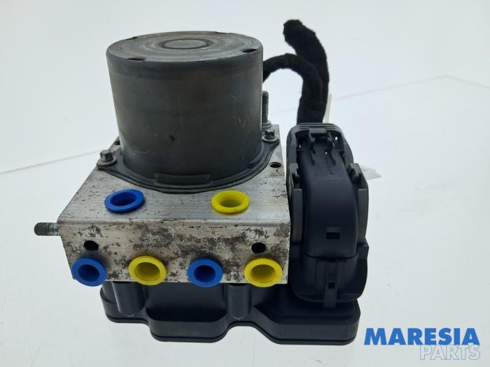Używane Pompa ABS Fiat Ducato (250) 2.3 D 180 Multijet Cena € 301,29 Z VAT oferowane przez Maresia Parts