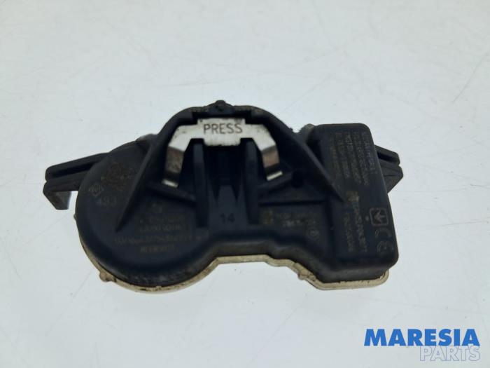 Begagnade Däcktryckssensor Renault Espace (RFCJ) 1.6 Tce 200 Pris € 15,00 Marginaltabell erbjuds av Maresia Parts