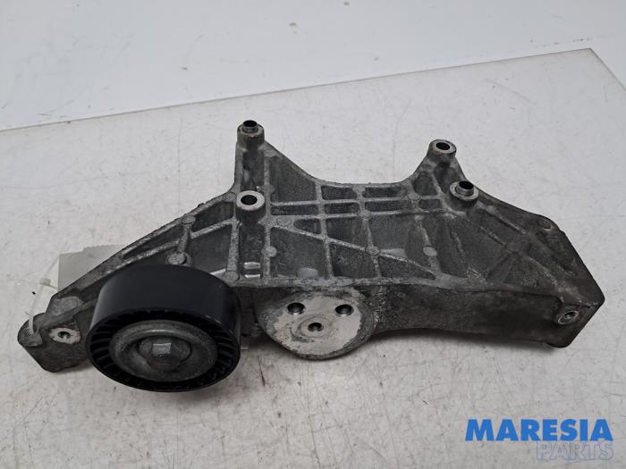Gebrauchte Dynamostütze unten Fiat Panda (312) 0.9 TwinAir 60 Preis € 40,00 Margenregelung angeboten von Maresia Parts