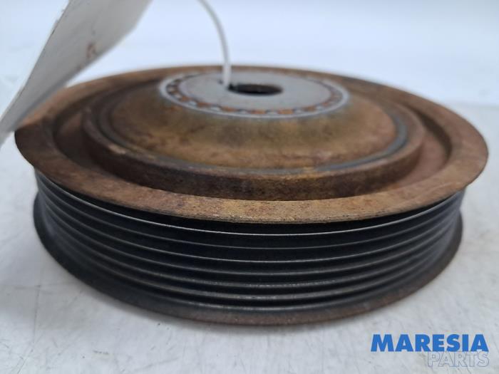 Gebrauchte Kurbelwelle Riemenscheibe Renault Twingo II (CN) 1.2 16V Preis € 25,00 Margenregelung angeboten von Maresia Parts
