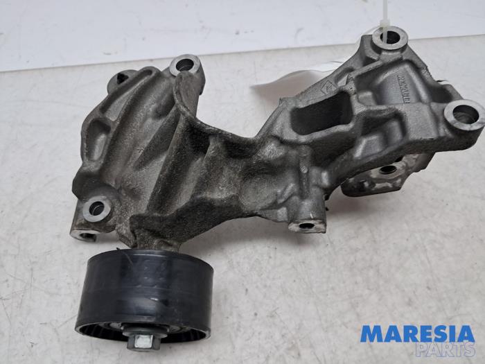 Usagé Support dynamo bas Renault Twingo III (AH) 1.0 SCe 70 12V Prix € 25,00 Règlement à la marge proposé par Maresia Parts