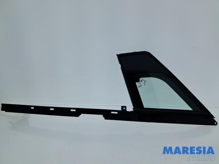 Usados Ventanilla triangular izquierda delante Renault Captur II (RJB) 1.3 Mild Hybrid 160 16V Precio € 35,00 Norma de margen ofrecido por Maresia Parts