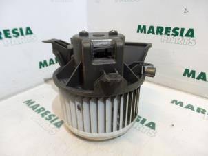 Usagé Moteur de ventilation chauffage Fiat Fiorino (225) 1.3 JTD 16V Multijet Prix € 48,40 Prix TTC proposé par Maresia Parts