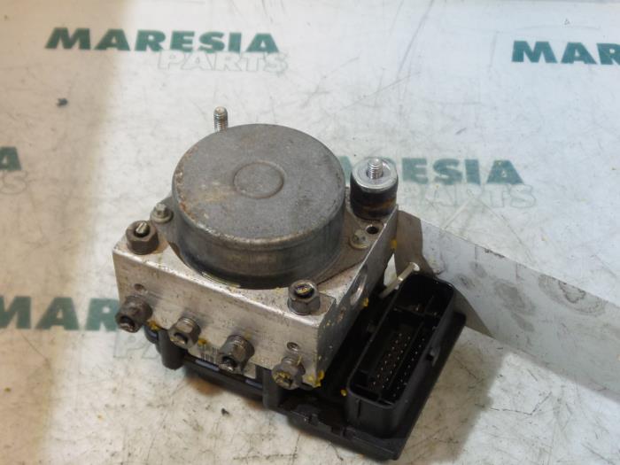 Used ABS pump Fiat Fiorino (225) 1.3 JTD 16V Multijet Price € 96,79 Inclusive VAT offered by Maresia Parts