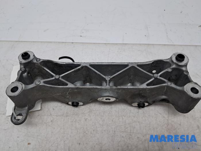 Usagé Support moteur Peugeot 5008 I (0A/0E) 1.6 THP 16V Prix € 20,00 Règlement à la marge proposé par Maresia Parts