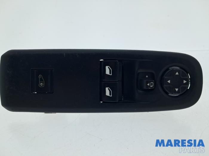 Usados Interruptor combinado de ventanillas Citroen Berlingo 1.5 BlueHDi 100 Precio € 48,39 IVA incluido ofrecido por Maresia Parts