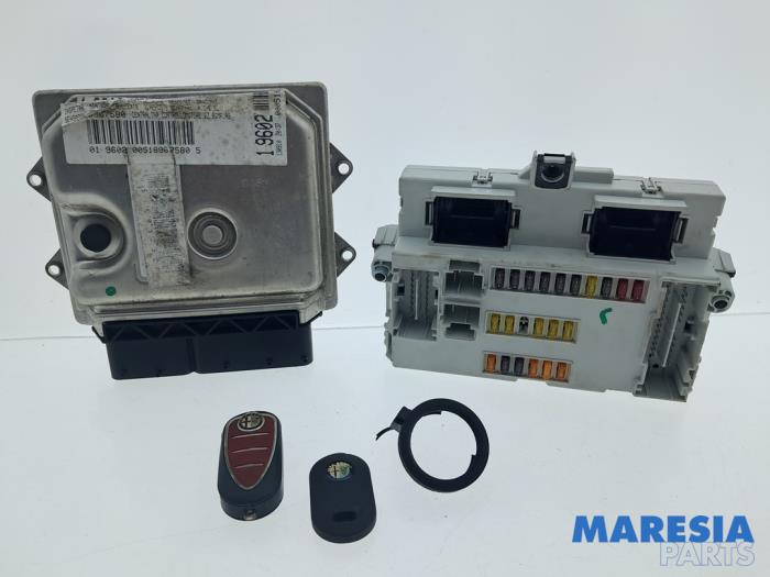 Used Engine management computer Alfa Romeo Giulietta (940) 1.4 TB 16V MultiAir Price € 350,00 Margin scheme offered by Maresia Parts