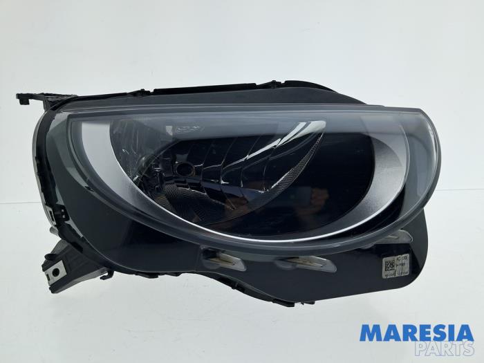 Używane Reflektor prawy Fiat 500e (332) 42 kWh 3+1 Cena € 165,00 Procedura marży oferowane przez Maresia Parts